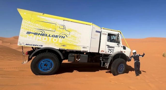 A Hellgeth csapat új Unimog versenygéppel bizonyított a Dakaron