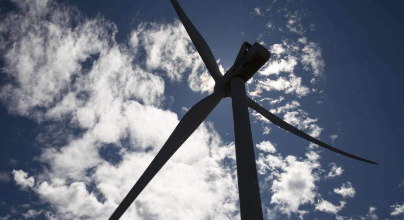 Még csak most írták ki a széltendert, de máris beárnyékolja a hazai szélenergia-célokat