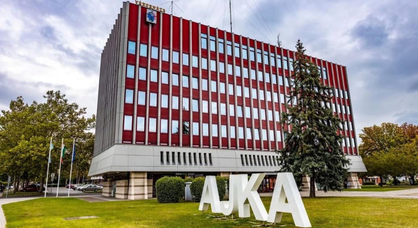 Ösztöndíjra pályázhatnak az ajkai egyetemisták, mutatjuk, kiknek jár