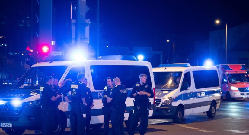 Pánikba esett a 78 éves sofőr, elszabadult a kocsi és megrongált 6 autót