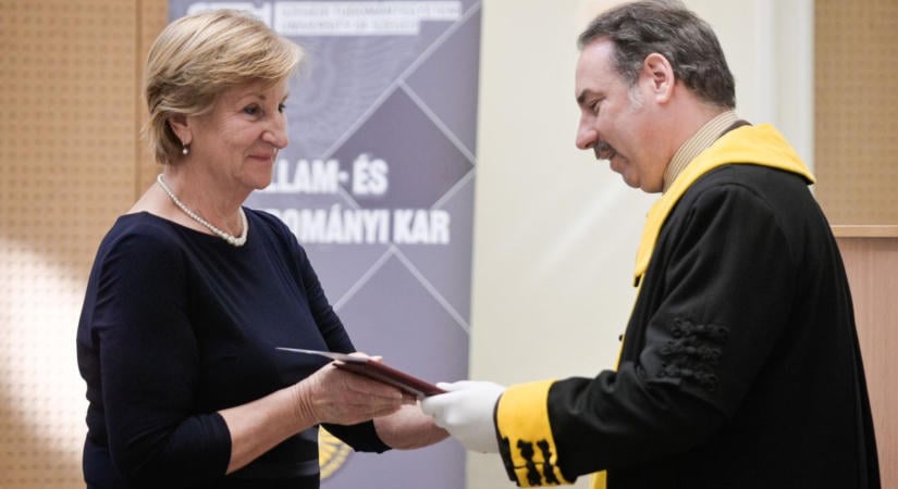 Arany-, gyémánt- és rubindiplomákat adtak át Szegeden – galériával