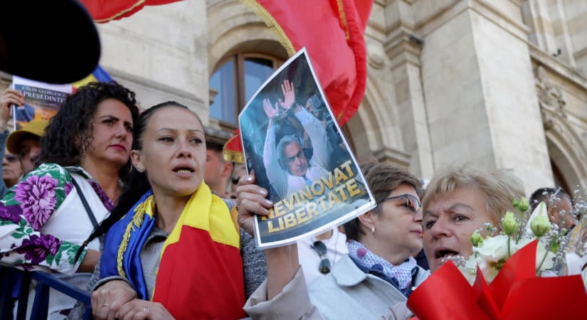 Záporoztak a bírságok a fogda előtt demonstráló Georgescu-hívőkre, négy büntetőeljárás is indult