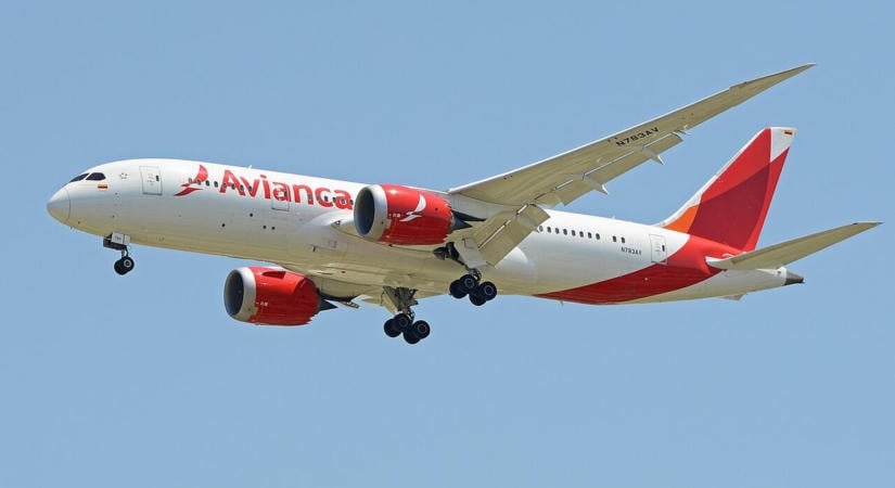 Extrém turbulenciába került egy New Yorkba tartó repülő, kilenc ember került kórházba