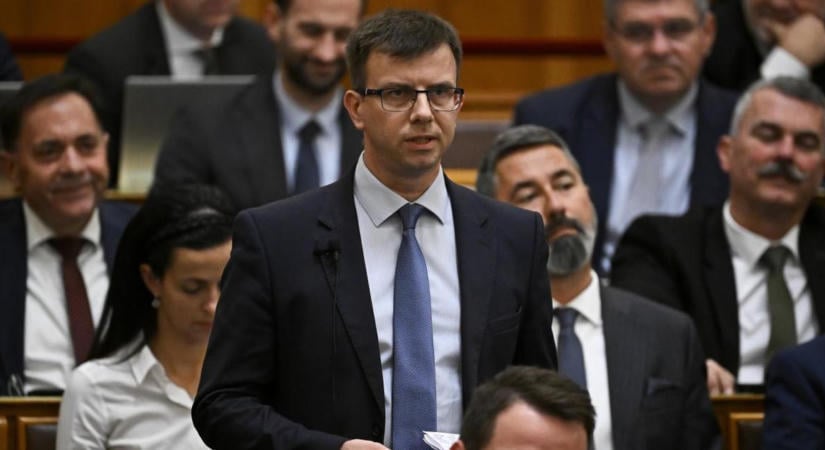 Fidesz: Magyar Péter több mint két órát beszélt egy olyan költségvetésről, ami még be sincs nyújtva