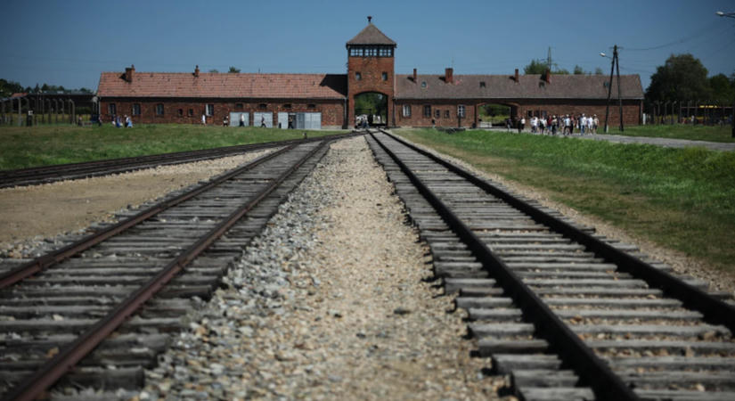 Új bejáratot épít az auschwitzi múzeum Birkenaunál