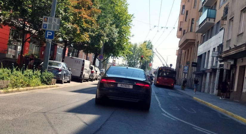 Nagyon fura rendszámot láttak Budapesten