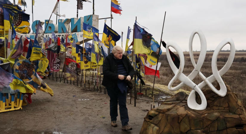 Miután Boris Johnson is áthaladt ott, orosz rakéta csapódott egy vonatba a lengyel határnál