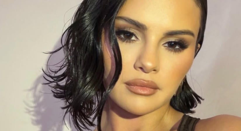 Selena Gomez egy este alatt két látványos Prada-lookot is megmutatott, csak úgy vonzotta a tekinteteket