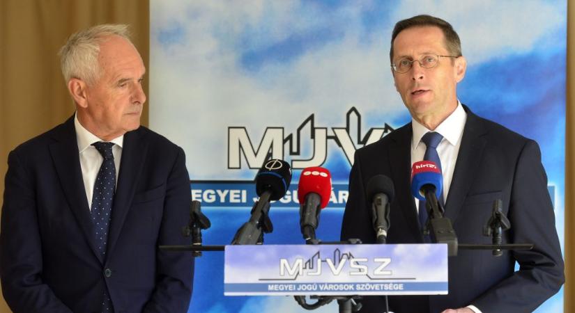 Több pénzt ígér Varga Mihály, többre is számít