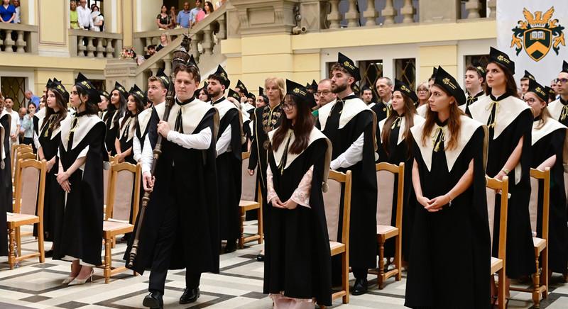 Fogorvosdoktorokat avattak a Debreceni Egyetemen
