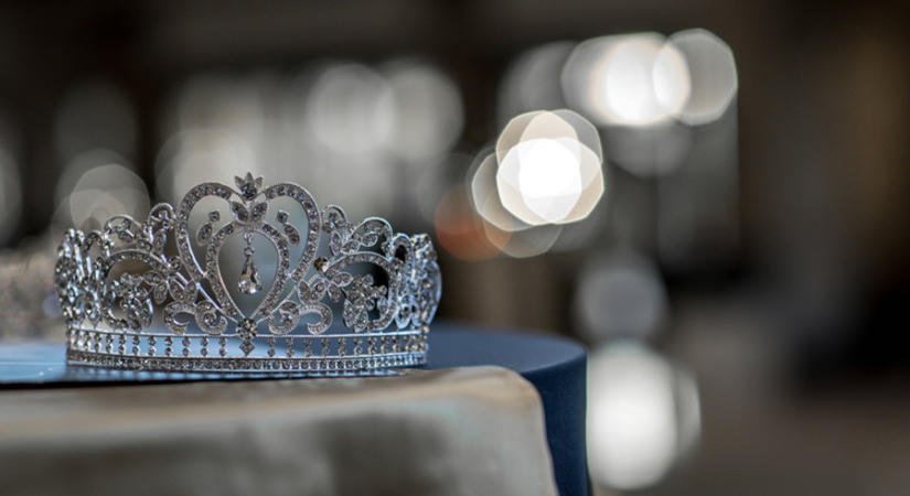 Megérkeztek az első fotók a Miss Balaton top12 versenyzőjéről!