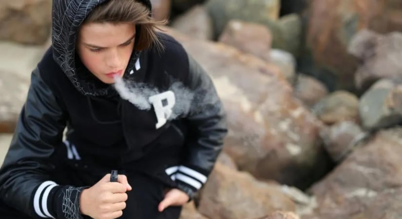 Vape-ezik a gyerek? Ezt teheted szülőként tiltás és büntetés helyett
