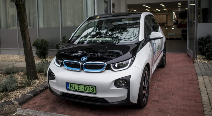 Nem hagynák annyiban az ingyenes parkolás végét az elektromos autósok Budapesten