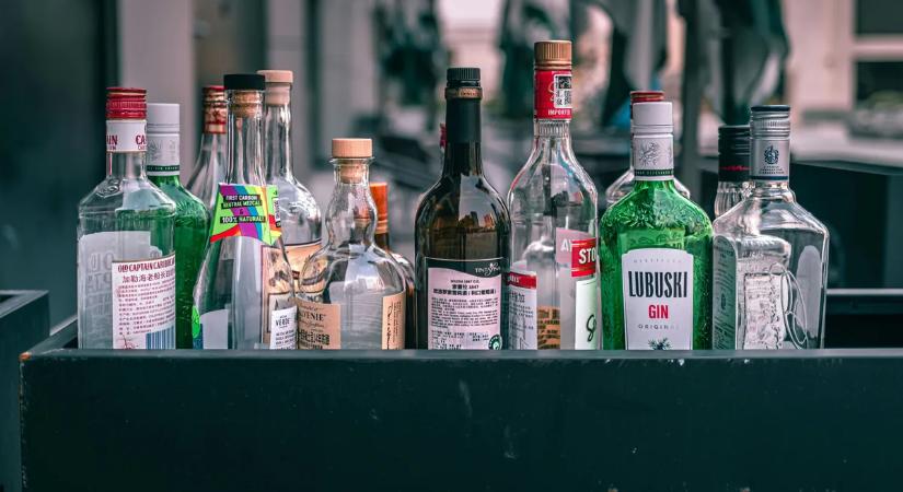 Drasztikus szigorítás jön, több mint ötezer német vasútállomáson tiltják be az alkoholfogyasztást
