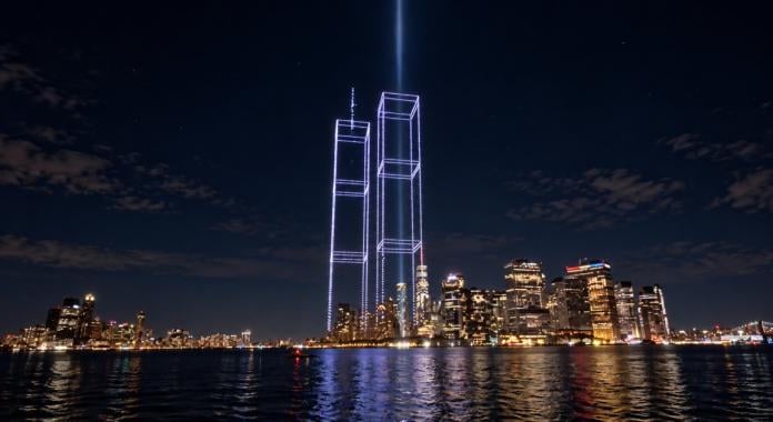 2977 fény New York felett – szeptember 11. huszonöt évvel később