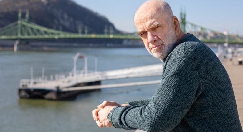 „A temetőben lakni különleges élmény volt” – exkluzív interjú Gáti Oszkárral