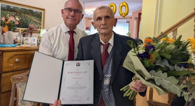 90 éves lett Józsi bácsi, a polgármester is felköszöntötte