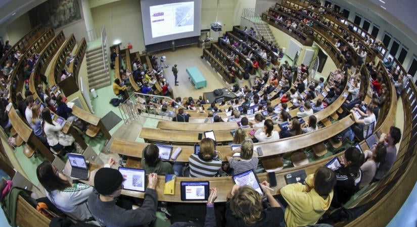 Növelné az Erasmus költségvetését az EP