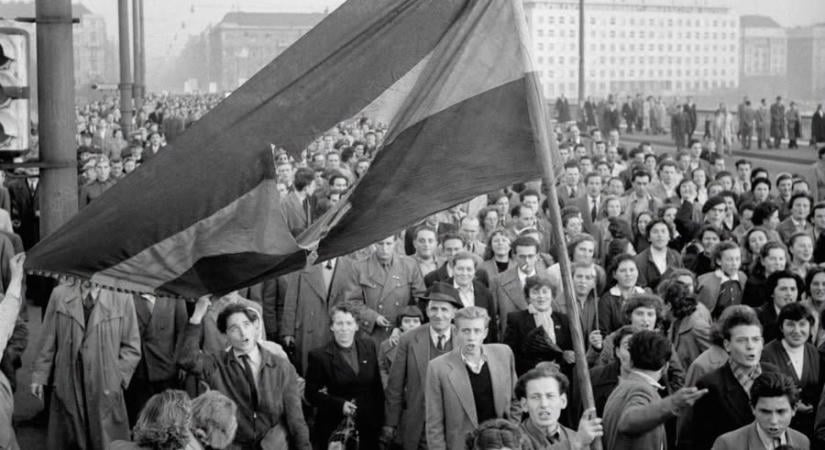 Román értelmiségiek kifogásolják Bukarest hallgatását az 1956-os forradalom évfordulója kapcsán
