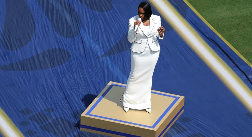 Az amerikai himnuszt Jennifer Hudson adta elő