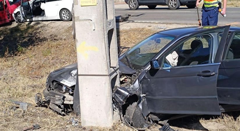 Három embert szállítottak kórházba a pirtói hármas karambol helyszínéről  videó