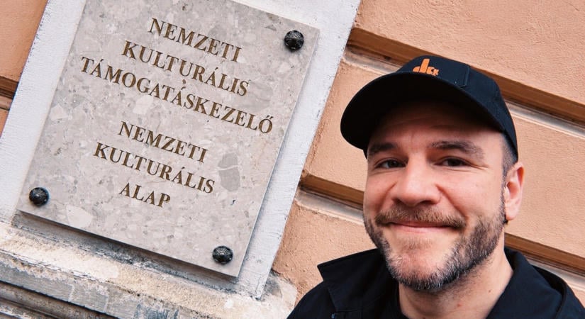 Molnár Áron Orbán Viktort kérdezi fel, miután újabb bizonyítékokat mutatott be az NKA-ügyben