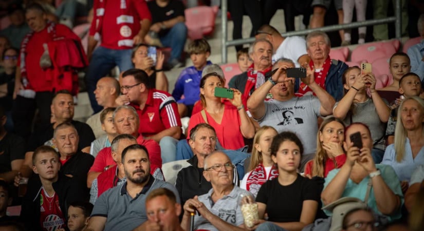 Drámai végjáték! Szurkolói fotók a DVSC-Vasas mérkőzésről!