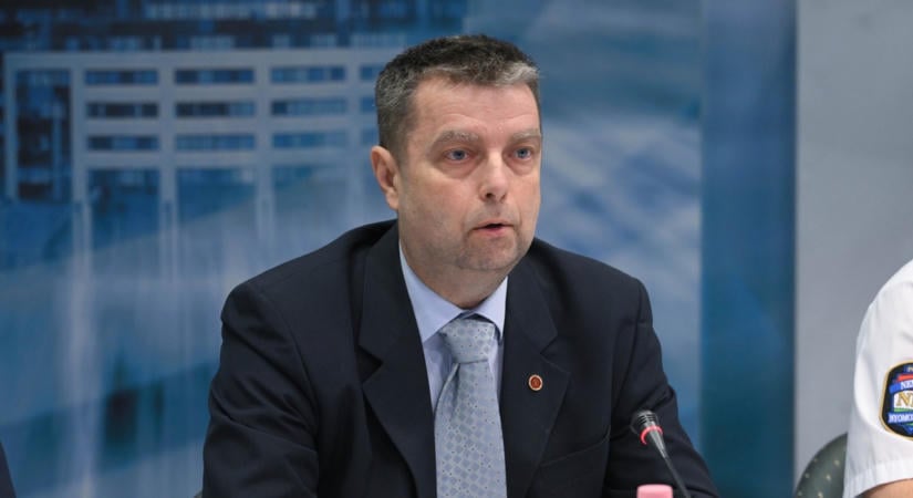 Kitálal a lemondott főügyész: elkezdődött Fürcht Pál meghallgatása a parlamentben