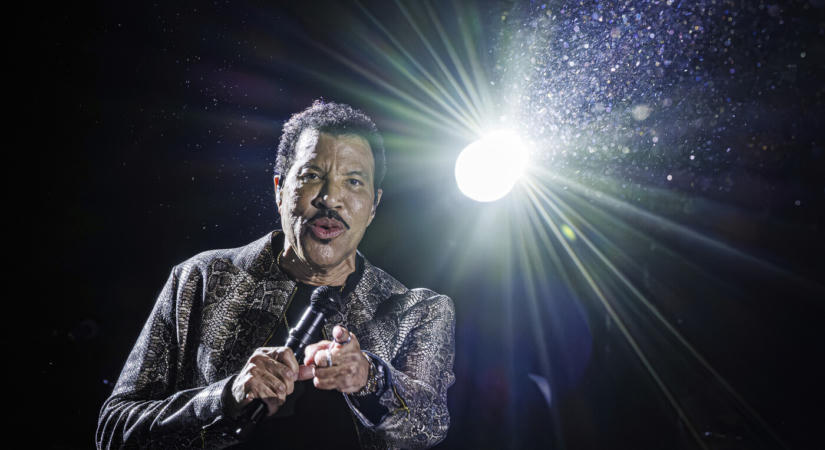 Lionel Richie kórházba került, az intenzív osztályon vizsgálják