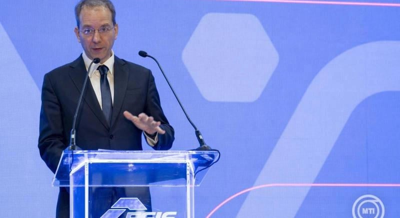 Átadták az Egis Gyógyszergyár új központi disztribúciós raktárát Fóton