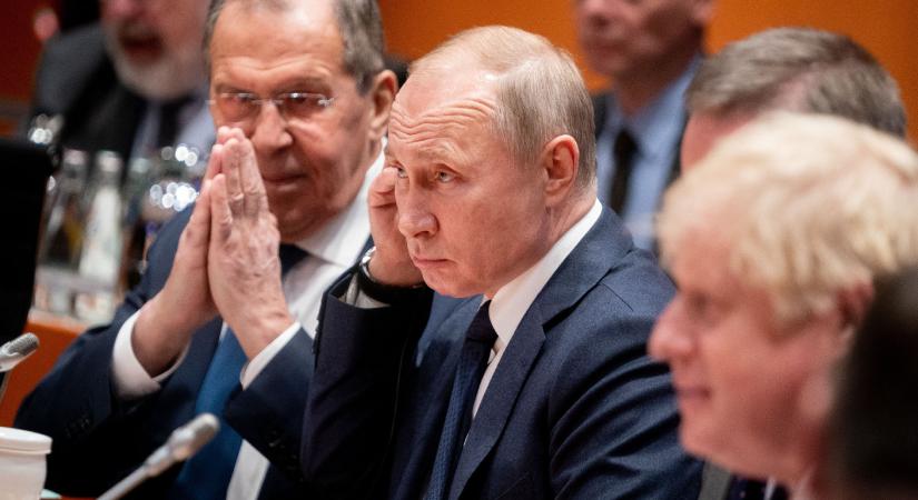 Boris Johnson szerint Putyin rakétacsapással fenyegette meg