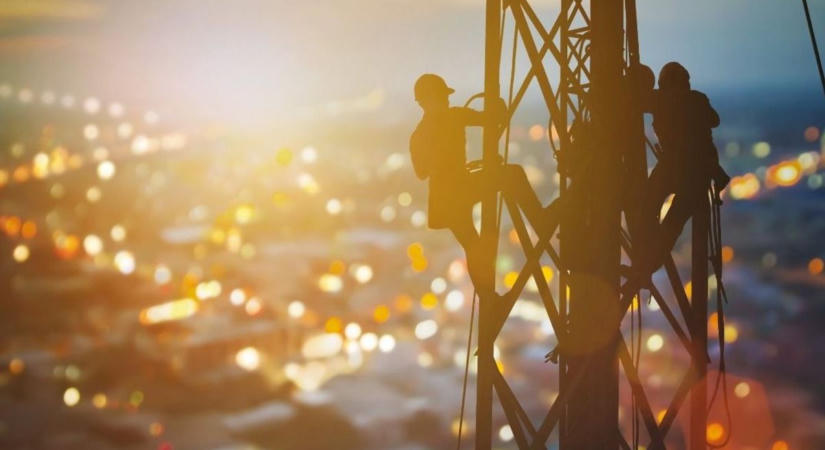 Közel egy órára sötétségbe borult Győr déli része szerdán, az E.ON vizsgálja a kárigényeket
