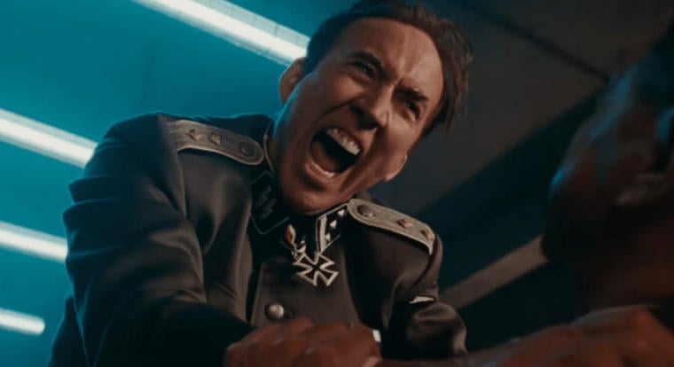 Az új kedvenc filmünk előzetesében a pszeudo-James Bond Nicolas Cage fojtogatja Hitlert