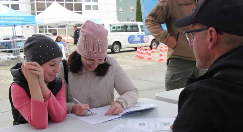 Fő a biztonság és a közös élmény: idén családtagként is lehet versenyezni a KRESZ-teszten!