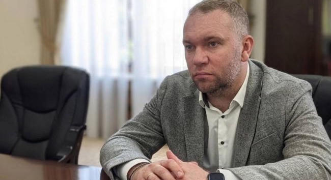 Közel negyvenmillió hrivnya adományt lopott el a külügyminisztérium volt államtitkára