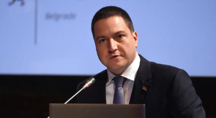 Kidobhatják Branko Ružićot a Szerbiai Szocialista Pártból