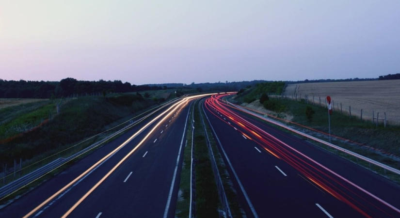 Vitézy Dávid: a Magyar Közút idén közel 140 kilométernyi mellékutat újított fel