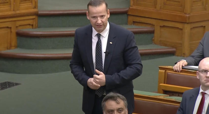 Toroczkai nem zárta ki, hogy újra féregnek nevezzen valakit