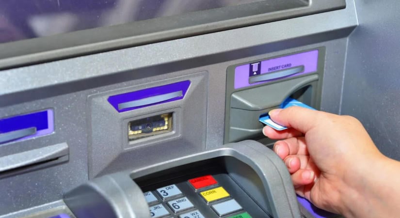 Több nagybank is leáll vasárnap: akadozhatnak a kártyás fizetések és az átutalások