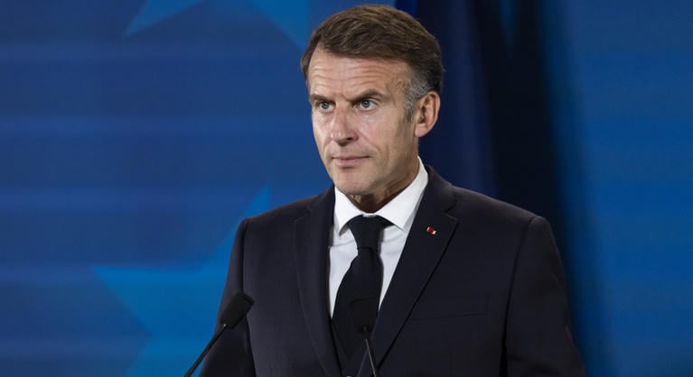 Emmanuel Macron szerint szervezett ultrabaloldali csoportok akarták megbuktatni a köztársaságot