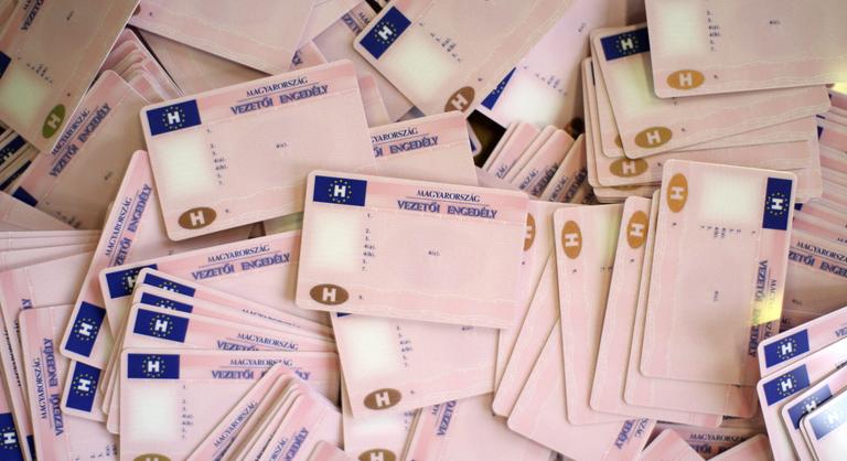 Módosulnak a jogosítványszerzés szabályai