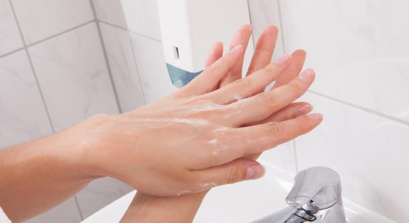 Az orvos figyelmeztet: ezek az elváltozások a körmödön belső szervi bajra utalhatnak