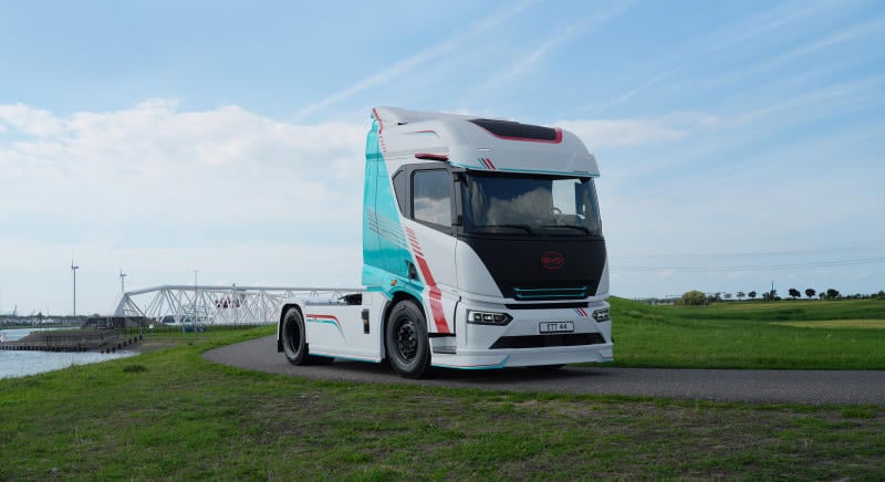 20 perc alatt feltölt a BYD új, 1000 lóerős elektromos kamionja