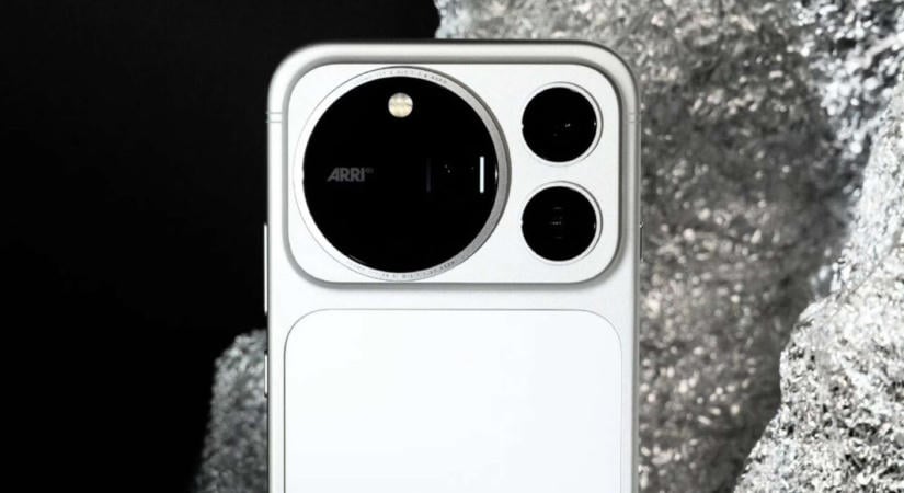 Mozis mikrofonnal és telekonverterrel villog a Honor Magic9 Pro Max