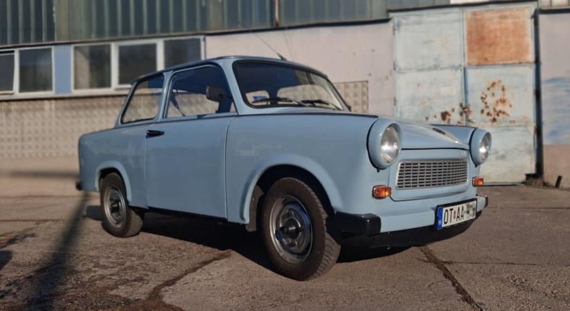 Még az ablakmosó-fúvókája is gyári – ilyen Trabant ritkán jön szembe ( galéria, videó)