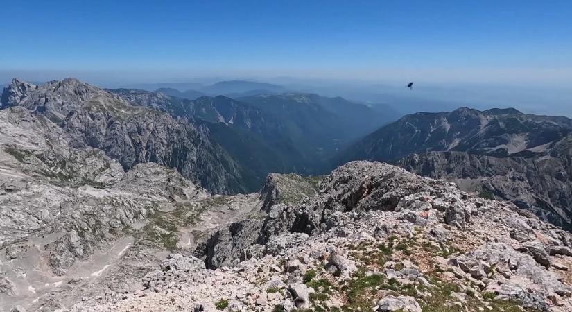 Magyar túrázó tragédiája a szlovén Alpokban: a szlovák hatóságok szerint több mint 50 métert zuhant egy 2500 méteres csúcs közelében