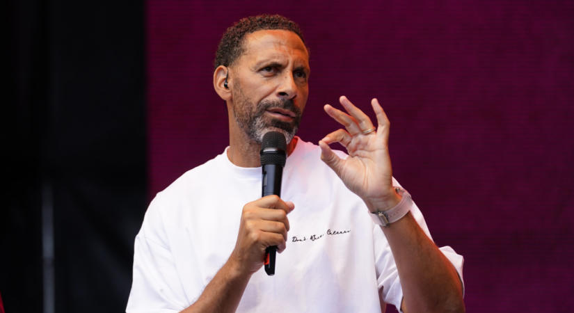 „Felejtsd el a Chelsea-t, gyere a Unitedhez” – Rio Ferdinand