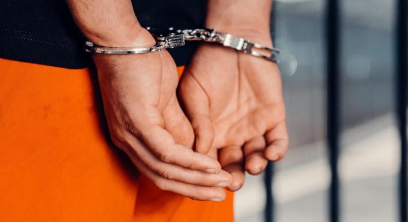 Iskola mellett árulhatott kristályt egy férfi Ferencvárosban