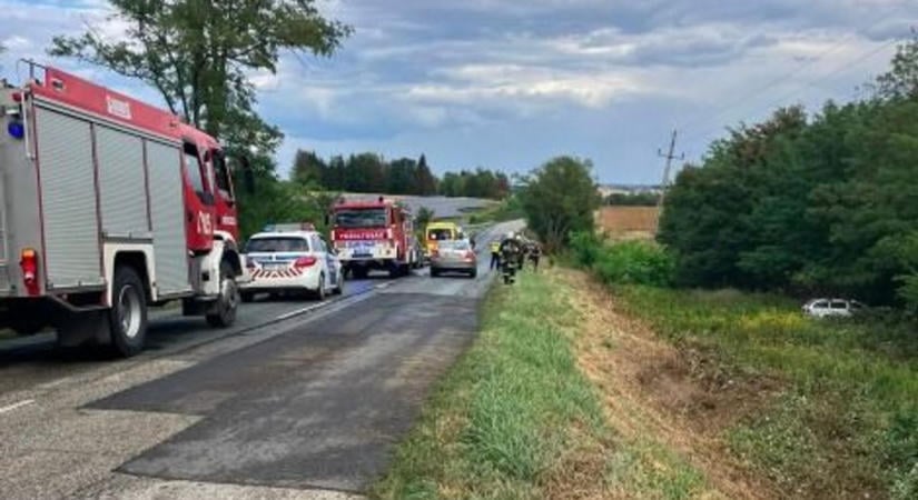 Árokba csapódott egy autó Horvátzsidány és Kőszeg között - fotók
