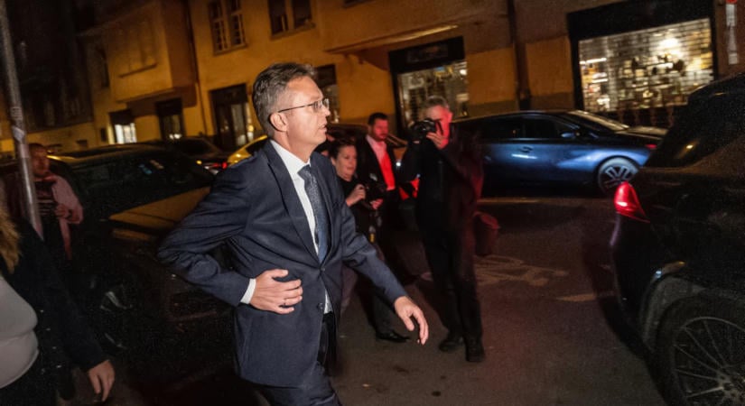 És akkor Hankó Balázst az út szélén hagyták